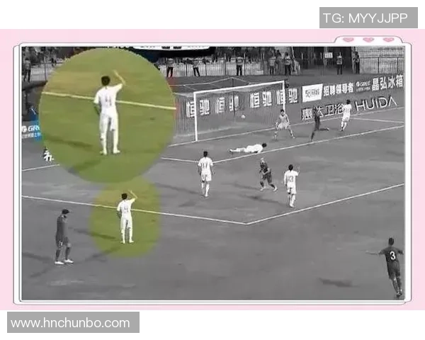 某足球巨星乌龙球致命失误引发全场轰动球迷争议 某足球巨星乌龙球致命失误引发全场轰动球迷争议